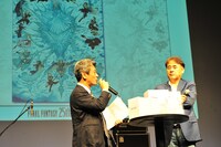 左からスクウェア・エニックス代表取締役社長・和田洋一、イラストレーターの天野喜孝。