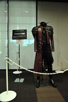 ジェネシスの衣装。