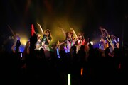 写真は「アップアップガールズ（仮） 1st LIVE 代官山決戦（仮）」のワンシーン。