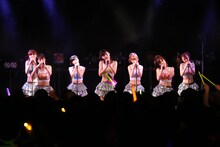 写真は「アップアップガールズ（仮） 1st LIVE 代官山決戦（仮）」のワンシーン。