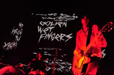 THE GOLDEN WET FINGERS