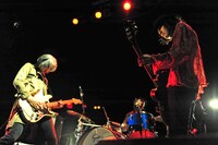 THE GOLDEN WET FINGERS