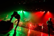 「ONE OK ROCK 2012 "The Beginning" TOUR」Zepp Nagoya公演の様子。