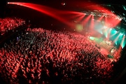 「ONE OK ROCK 2012 "The Beginning" TOUR」Zepp Nagoya公演の様子。