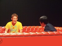 ファンキー加藤とバカリズムの対談の模様。