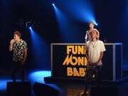 FUNKY MONKEY BABYSのスタジオライブの模様。