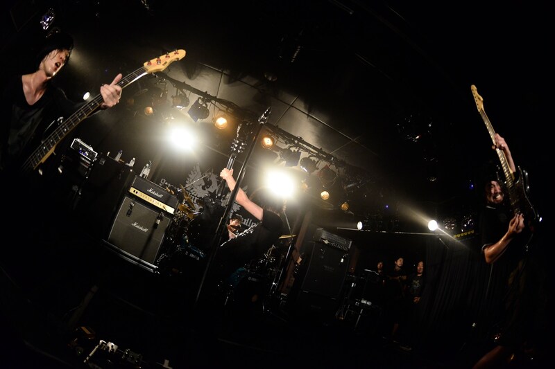 「カオスの百年 vol.8」男性限定ライブの様子。（撮影：橋本塁）