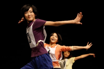 写真は乃木坂46「16人のプリンシパル」の9月9日第2公演より、第1幕の様子。