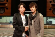 写真左から河村隆一、John-Hoon。