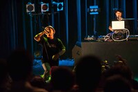 左から田我流とYoung-G（stillichimiya）。（Photo by 雨宮透貴）