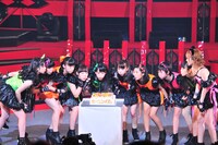 全員でろうそくの火を吹き消す。