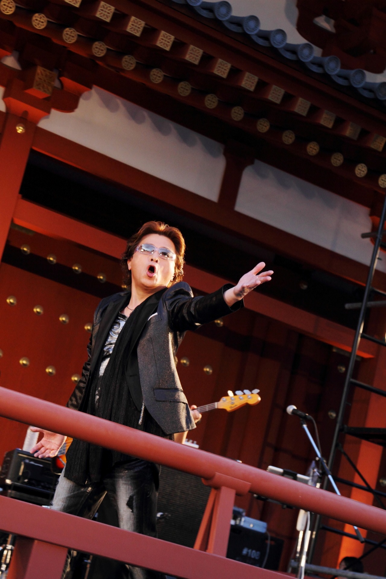 甲斐よしひろ（Vo）