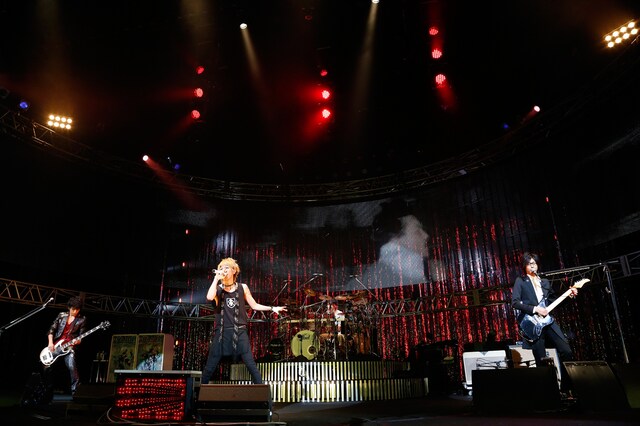 写真は9月14日の府中公演の模様。