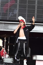 喜矢武豊（ゴールデンボンバー）