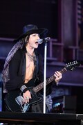 今週の人気の画像8位は「ayu学ラン！キリショー裸！氣志團万博2日目も大盛況」より、HYDE。