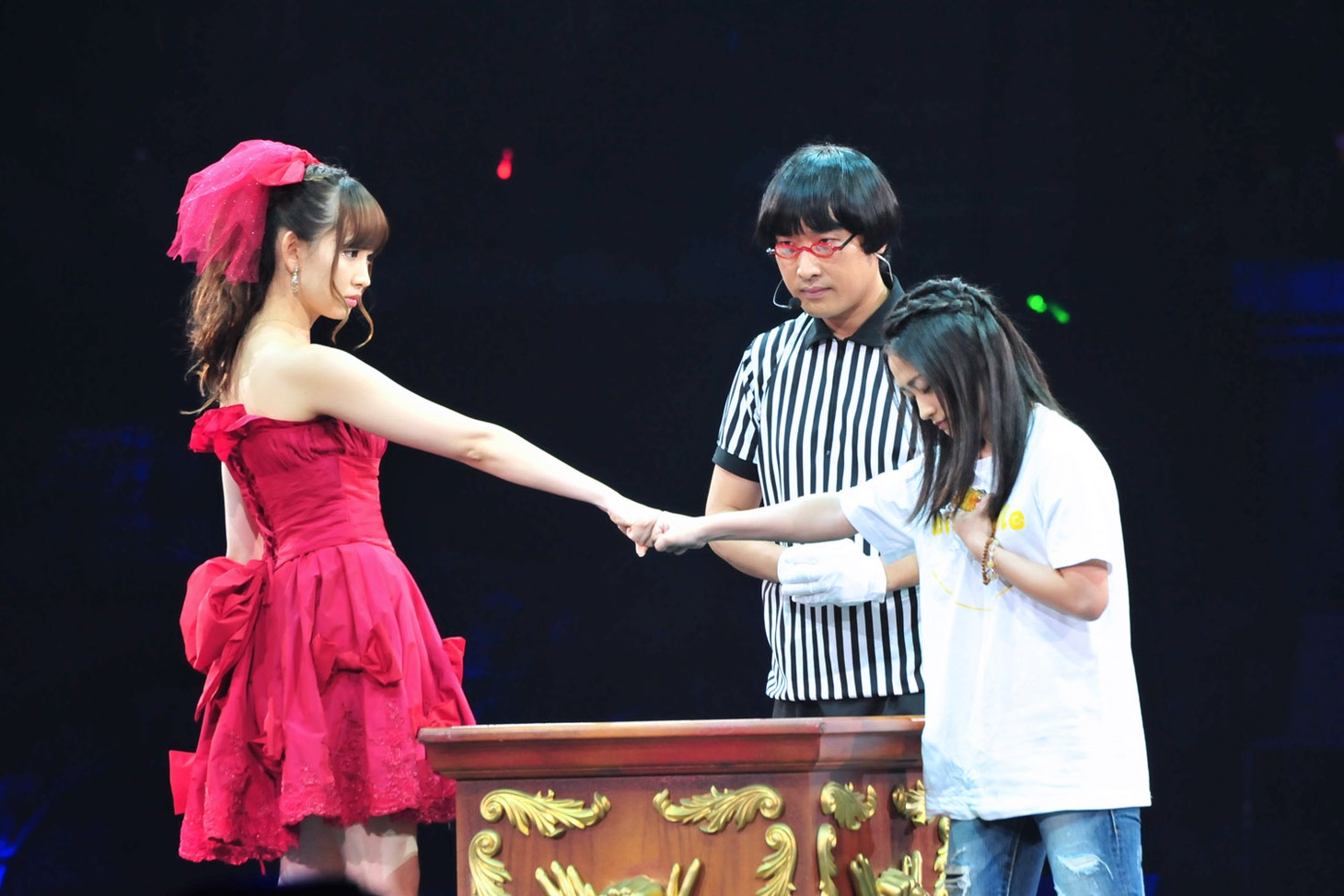 小嶋陽菜 vs 小谷里歩