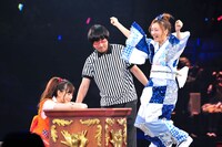 小嶋陽菜 vs 梅田彩佳