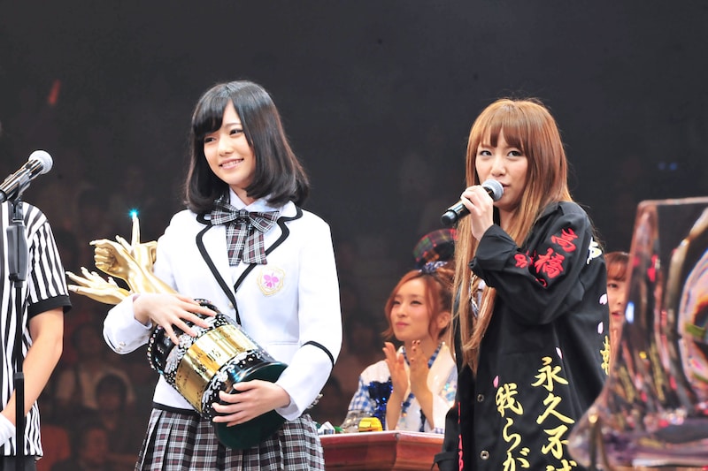 島崎遥香、高橋みなみ（写真左から）