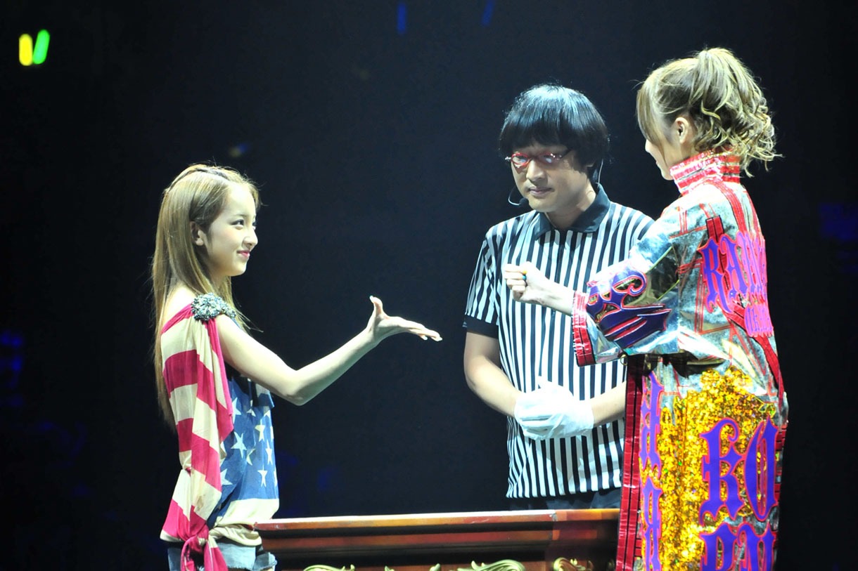 板野友美 vs 小森美果