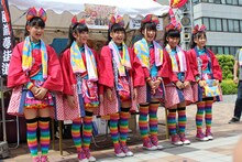 「ロコドルサミット 2012」に法被姿で登場したチームしゃちほこ。