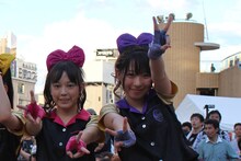 安藤ゆずと大黒柚姫による「ゆずゆずコンビ」。LABI1 NAMBAでは2人の漫才も披露された。