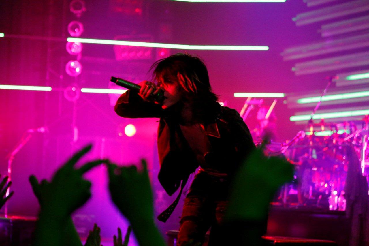 今週の人気の画像8位は「VAMPS怒涛の5日連続ライブ完走、全国ツアーは終盤へ」より、VAMPS。