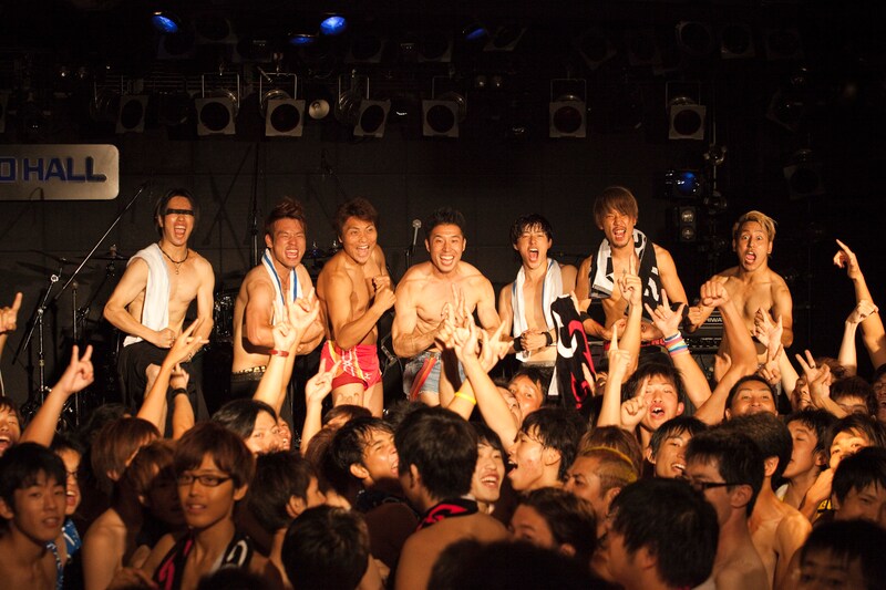 写真は9月19日のライブイベント「Naked LIVE」のワンシーン。