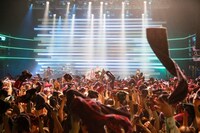 今週の人気の画像7位は「VAMPS怒涛の5日連続ライブ完走、全国ツアーは終盤へ」より、VAMPS。