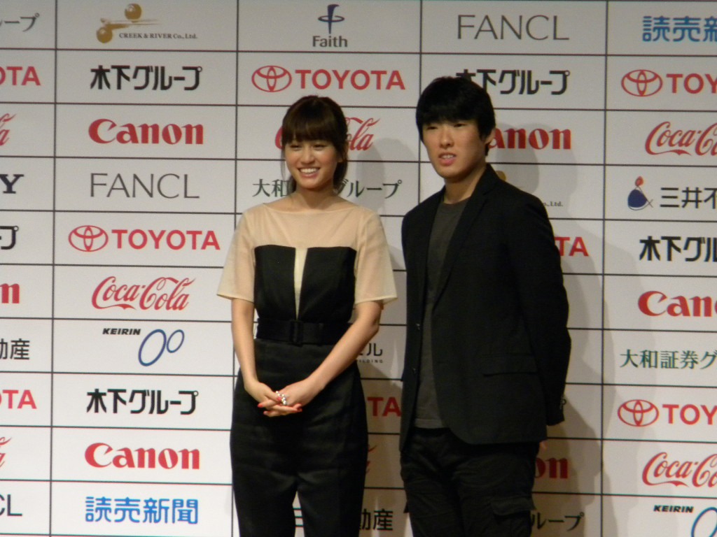 東京国際映画祭のアンバサダーを務める前田敦子（写真左）と松江哲明監督（右）。