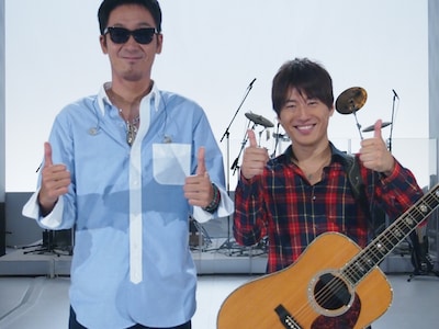 スタジオライブ収録時のコブクロ。