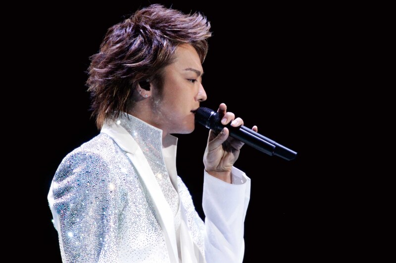 写真は「EXILE TRIBE LIVE TOUR 2012 ～TOWER OF WISH～」のライブのワンシーン。