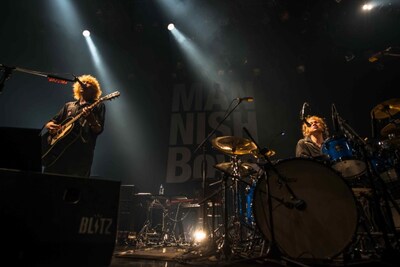 写真は「MANNISH BOYS Presents CRAZY FRIENDS’ COMING TO TOWN」赤坂BLITZ公演の様子。