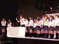 「走れ！Bicycle」発売記念全国握手会イベントの様子。