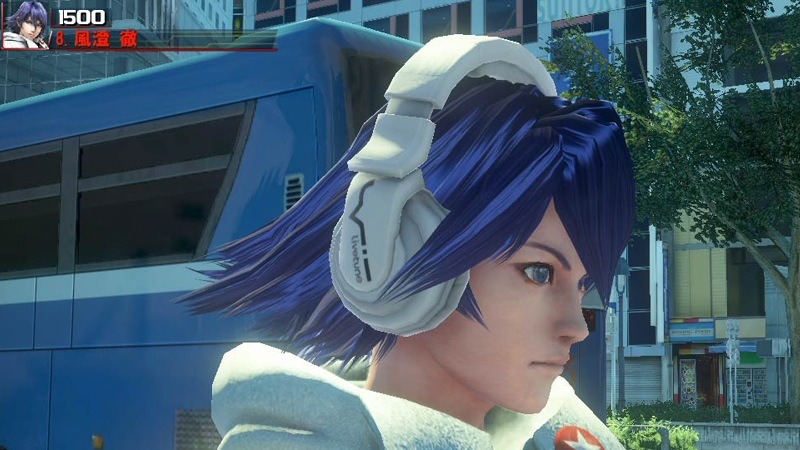 シングル初回限定盤特典の「オリジナルヘッドフォン / livetune」を装着した「ガンスリンガー ストラトス」のキャラクター。（C）2012 SQUARE ENIX CO., LTD. All Rights Reserved.