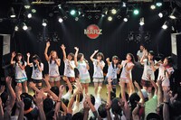 ライムベリー＆lyrical school、10人のコラボレーション。