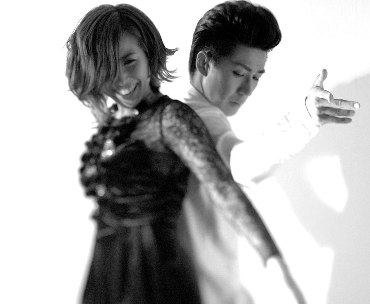 GILLEとTAKAHIROのダンスシーン。