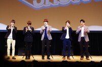 写真左からウニョク、リョウク、キュヒョン、ドンへ、カンイン。