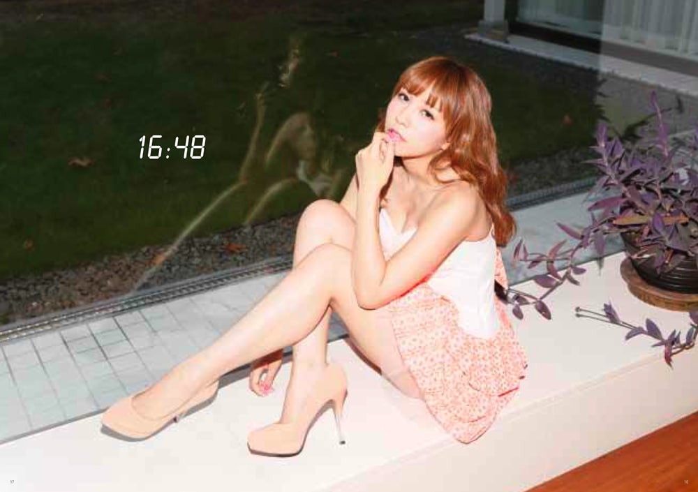 【SALE】河西智美さん掲載ページ（約A3サイズ）#5454 駿河屋 - 【買取】河西智美/横型・うつ伏せ/CD「まさか」封入