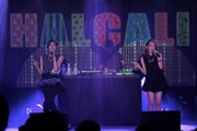 HALCALIのライブパフォーマンスの様子。