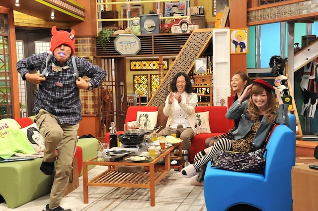 写真は番組のワンシーン。左から明石家さんま、又吉直樹（ピース）、観月ありさ、きゃりーぱみゅぱみゅ。