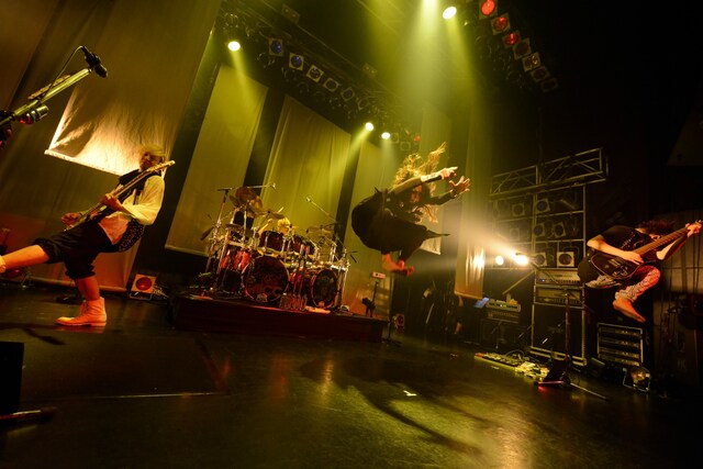 ツアー「-MUCC 15th Anniversary year Live(s) - 『97-12』」福岡公演の様子。（撮影：緒車寿一）