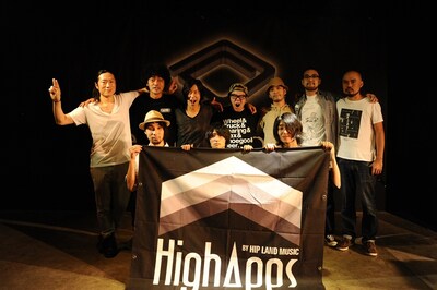 「HighApps×New Audiogram #01」出演者の集合写真。