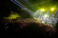 「NICO Touches the Walls TOUR 2012 "ALGORHYTMIQUE"」なんばHatch公演の模様。