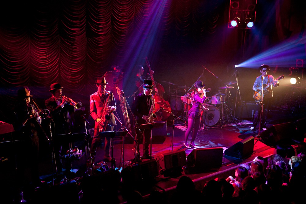 写真は2011年「Midnight Dejavu」東京キネマ倶楽部公演の様子。撮影：仁礼博