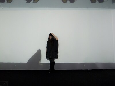 やくしまるえつこ