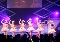 「スマイレージ ライブツアー2012秋 ～ちょいカワ番長～」横浜BLITZ公演の模様。