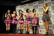 ベイビーレイズと菊地亜美。