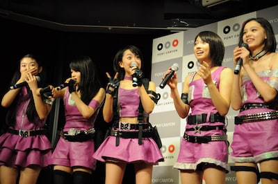 2ndシングルリリース決定のニュースに驚くベイビーレイズ。