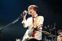 斎藤宏介（Vo, G）（撮影：森久）