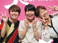 トーク収録後の福岡晃子、橋本絵莉子、浜口京子（写真左から）。